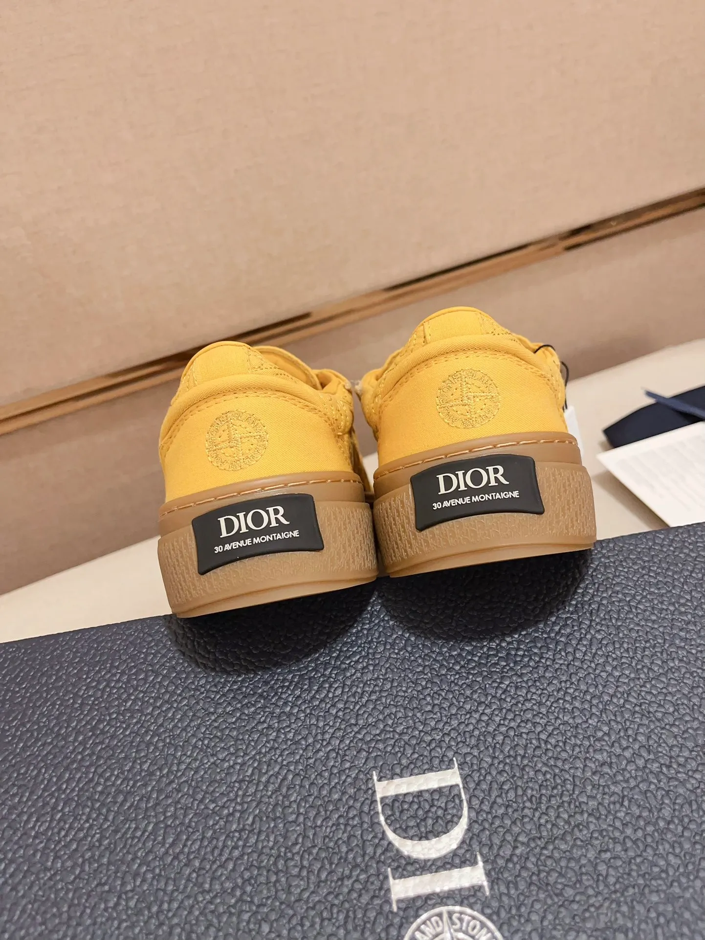 Men's shoes 💰: 680💰 [Dior·Dior] Top 🔍Couple model 💏🔍New casual sports style couple shoes, new four-season design, perfect workmanship, lace-up lazy style to create cabinet quality, upper: imported first-layer cowhide, sheepskin lining is soft and comfortable, ultra-light TPU wear-resistant outsole, simple, versatile fashion men's shoes, excellent color code number 35--44